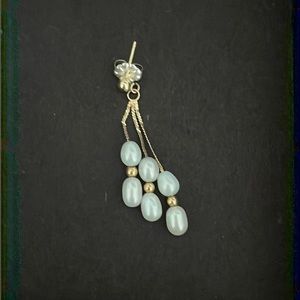 Beautiful pearl and gold post earrings